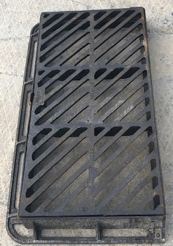 Дождеприемник прямоугольный ВЧШГ ДМ2(С250) с шарниром, с замком, диагональный паз